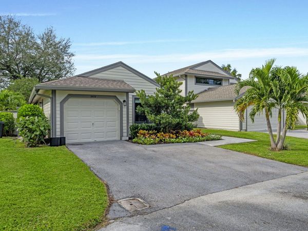 2474 Bedford Mews Drive, Wellington, FL 33414