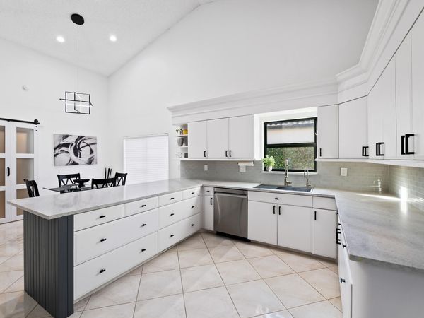 8505 NW 77th Street, Tamarac, FL 33321