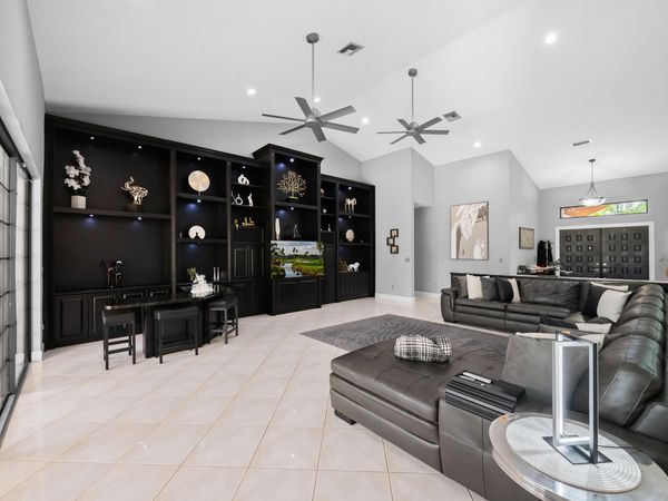 8505 NW 77th Street, Tamarac, FL 33321