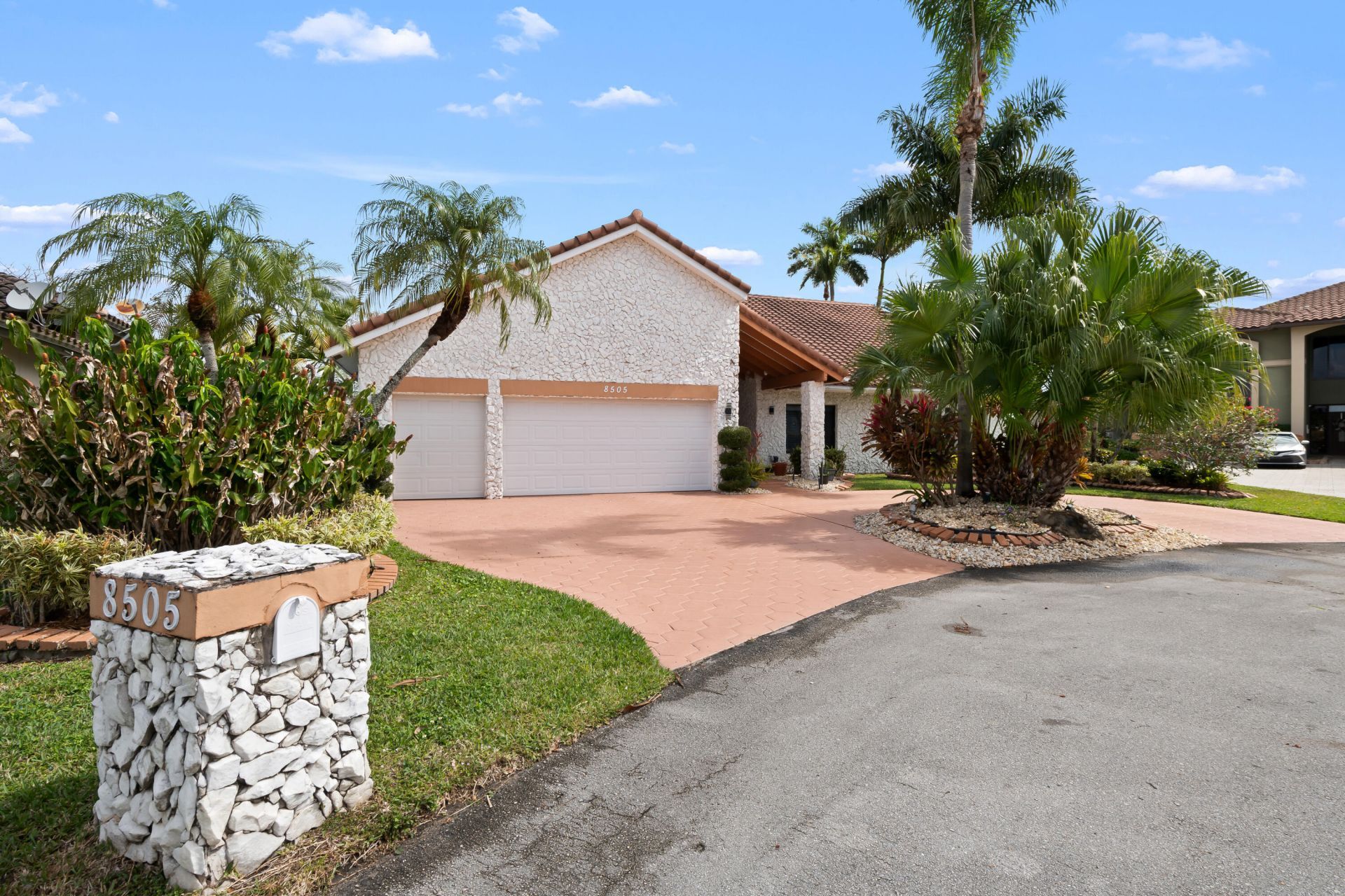 8505 NW 77th Street, Tamarac, FL 33321 Photo