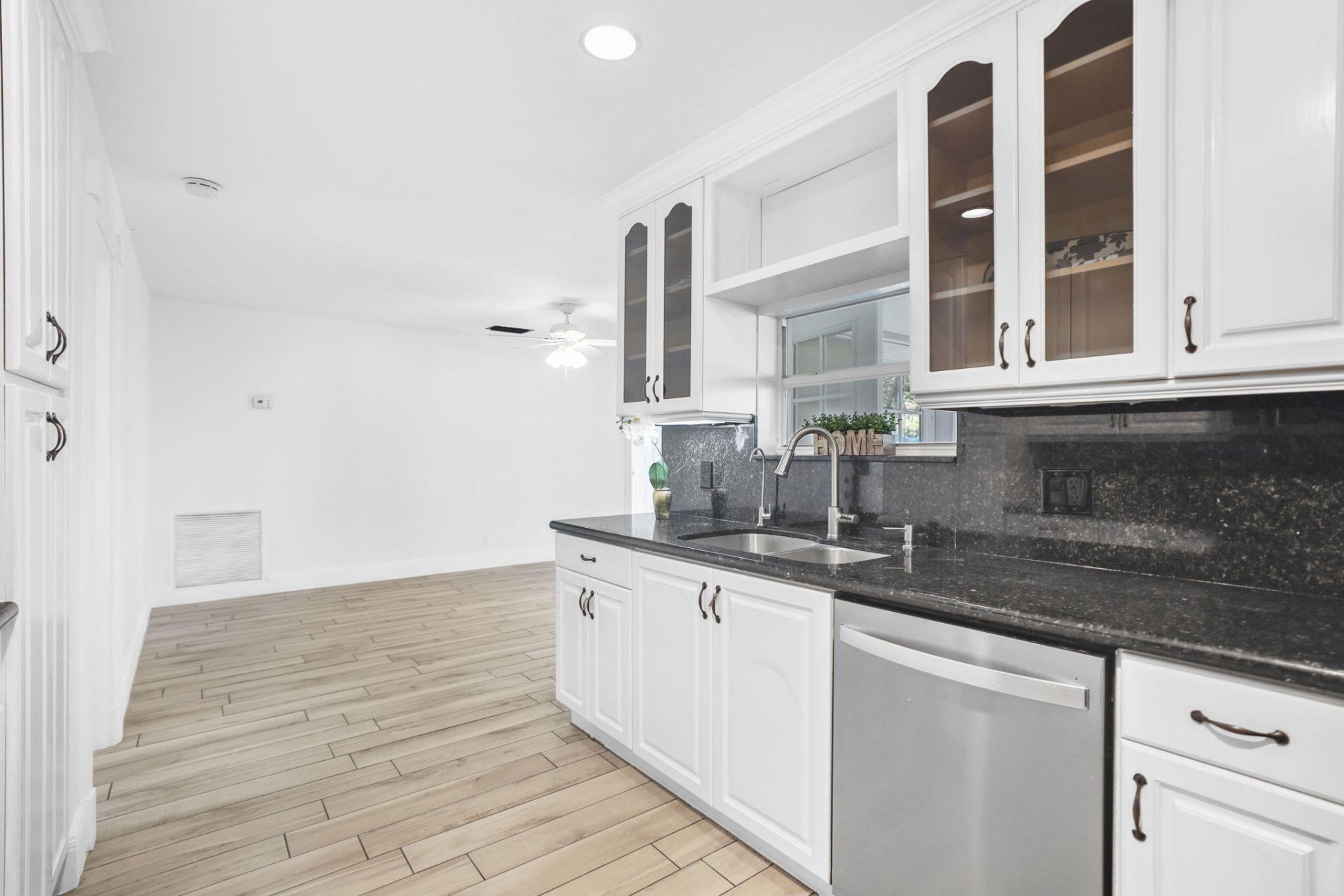 1667 39th Street, West Palm Beach, FL 33407 Photo