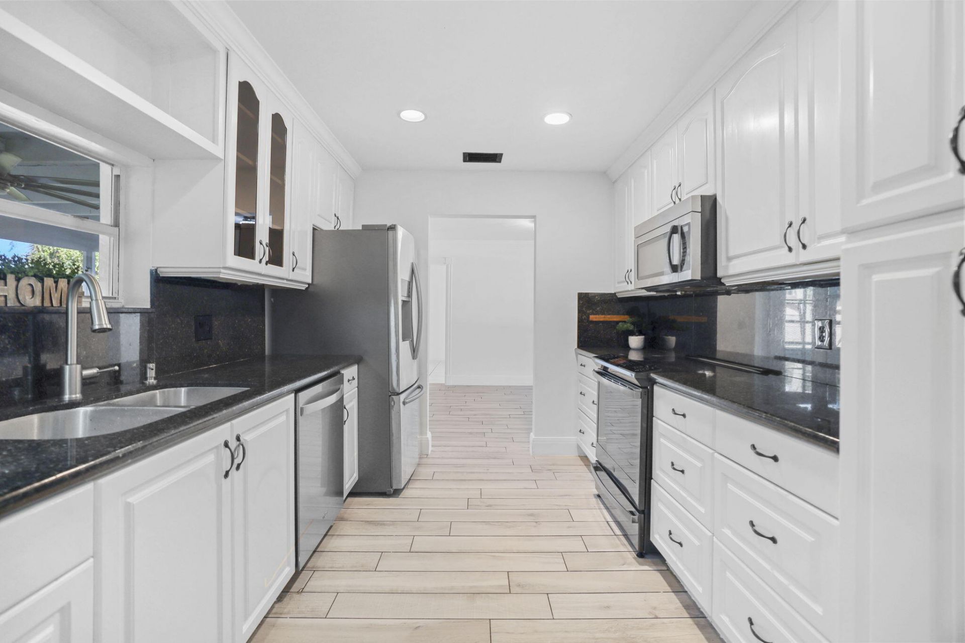 1667 39th Street, West Palm Beach, FL 33407 Photo