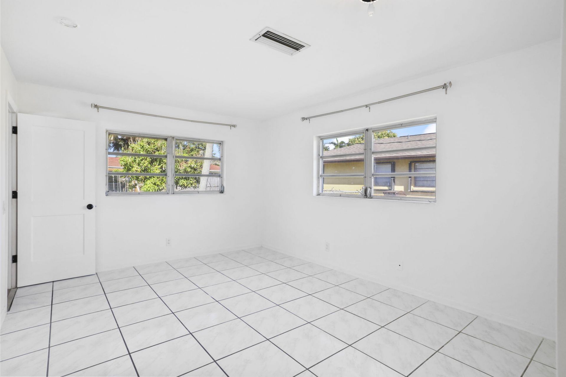 1667 39th Street, West Palm Beach, FL 33407 Photo