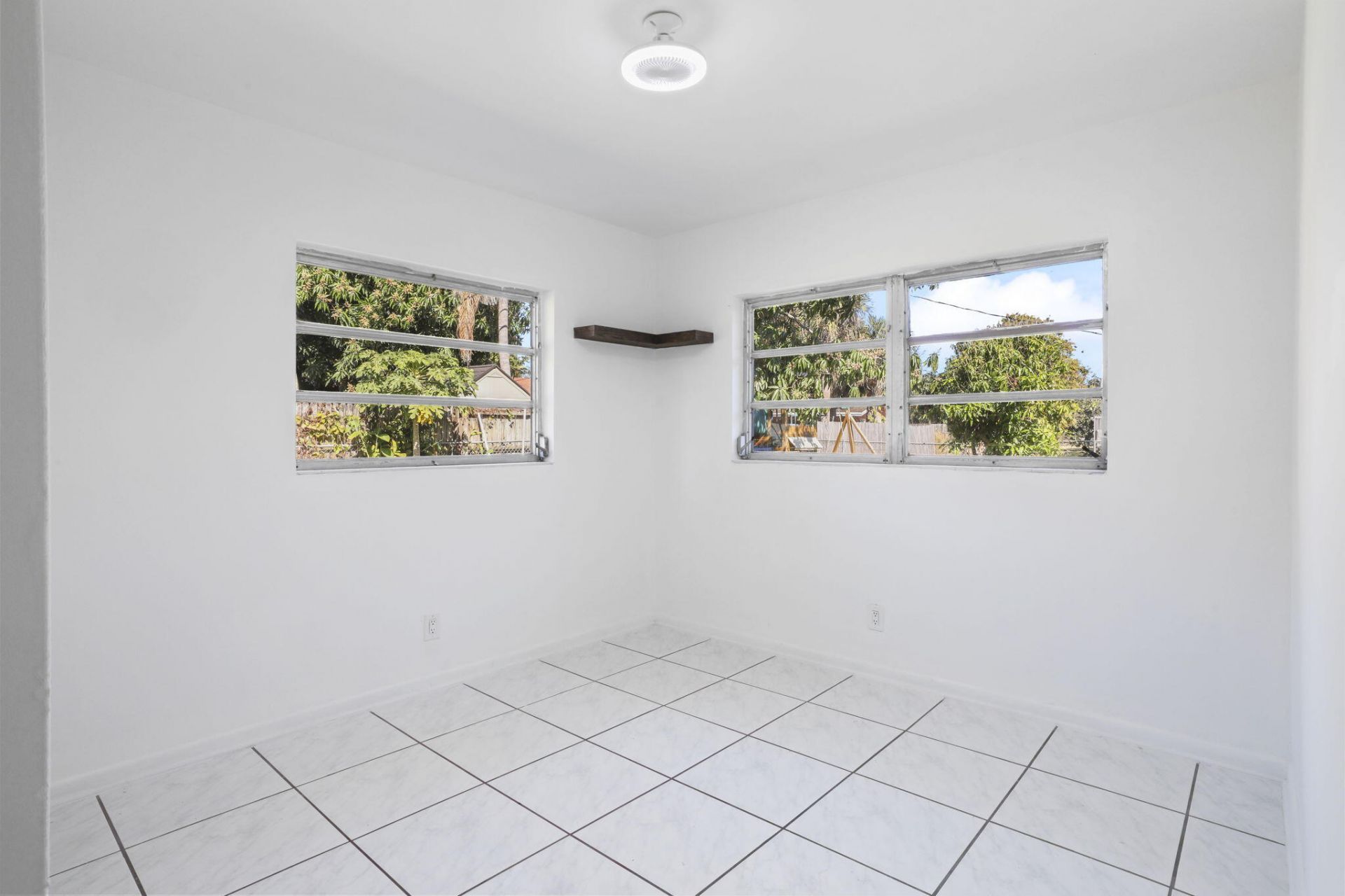 1667 39th Street, West Palm Beach, FL 33407 Photo