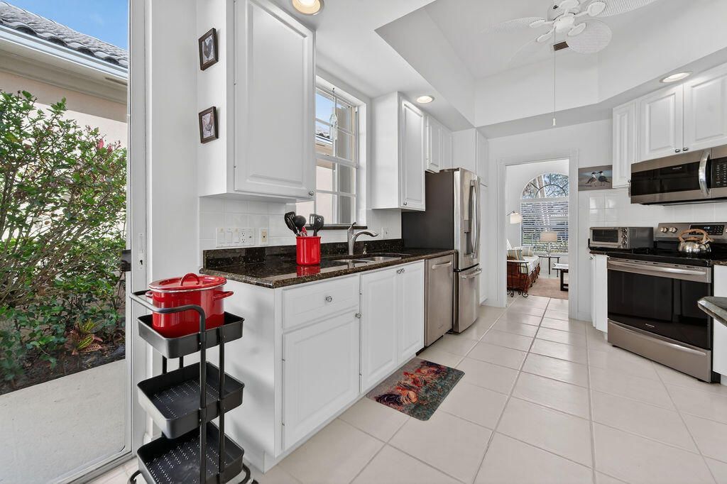 8944 SE Hawks Nest Court, Hobe Sound, FL 33455 Photo