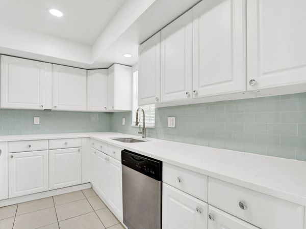 10249 N Military Trail, Unit Apt 201, Palm Beach Gardens, FL 33410