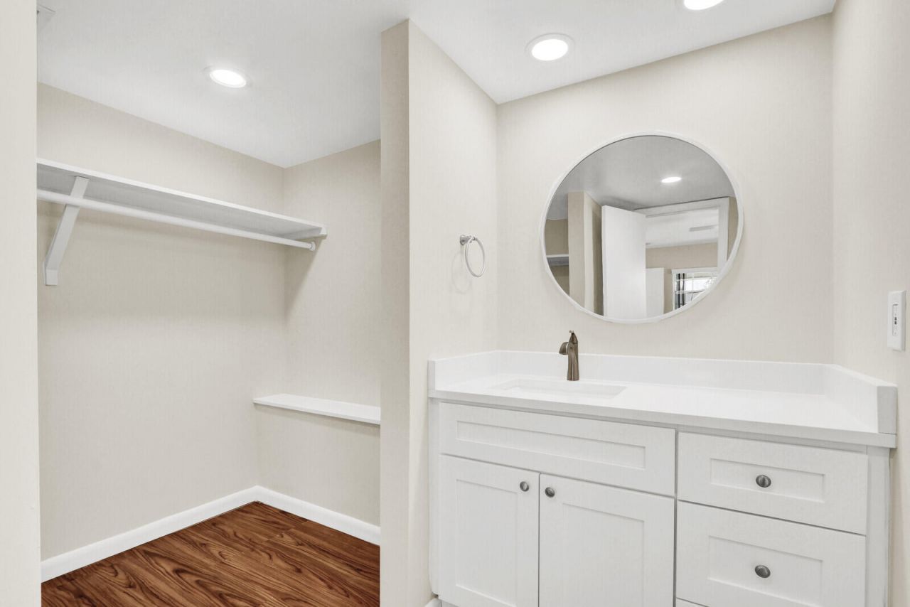 10249 N Military Trail, Unit Apt 201, Palm Beach Gardens, FL 33410 Photo