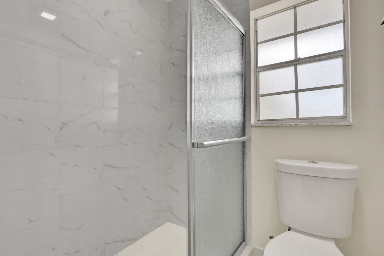 10249 N Military Trail, Unit Apt 201, Palm Beach Gardens, FL 33410 Photo