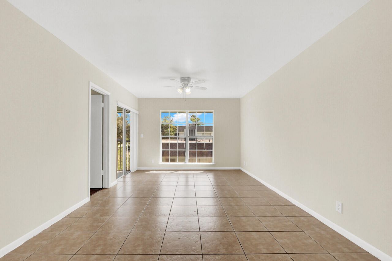 10249 N Military Trail, Unit Apt 201, Palm Beach Gardens, FL 33410 Photo