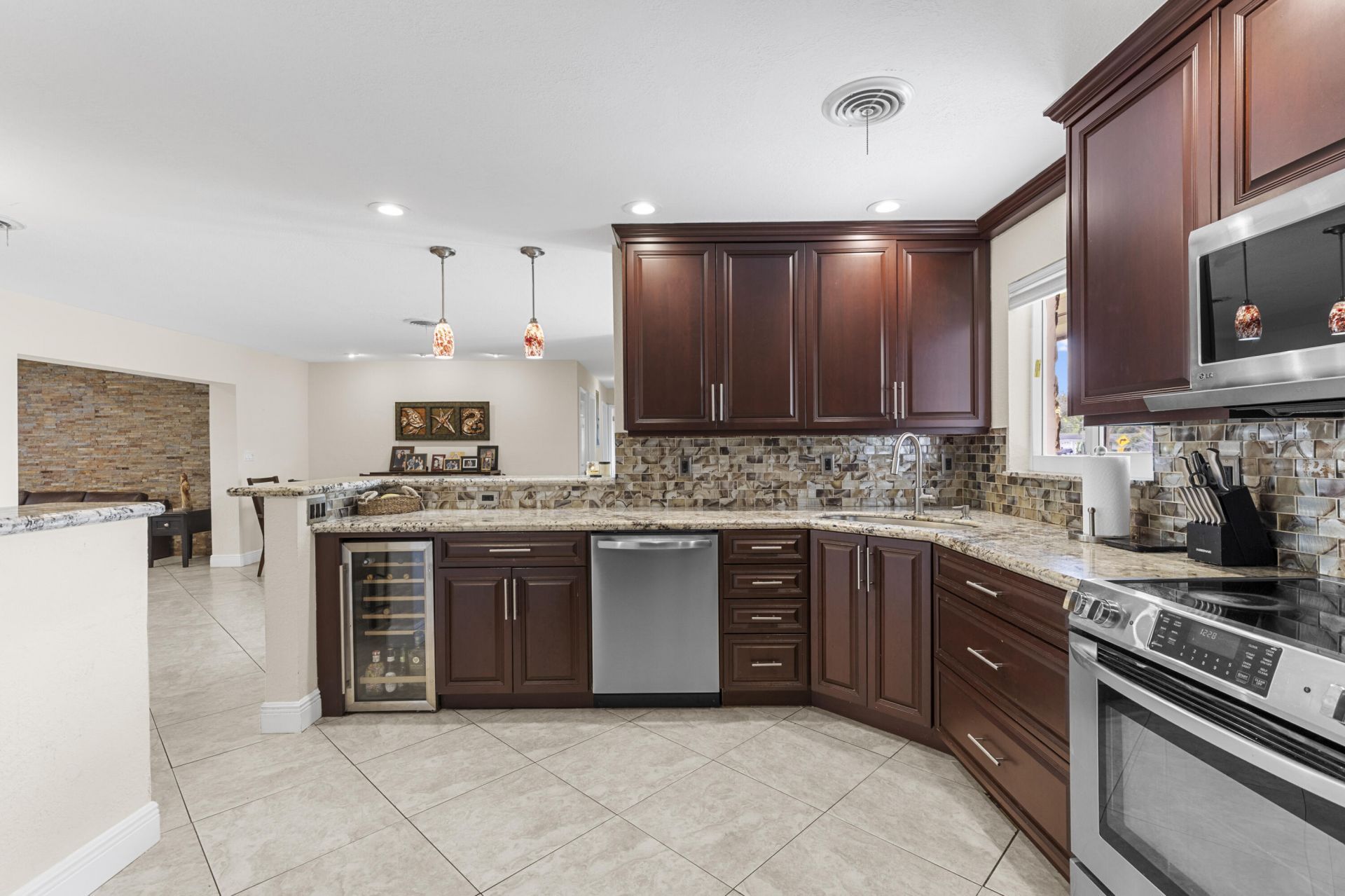 5581 SW 13th Street, Plantation, FL 33317 Photo