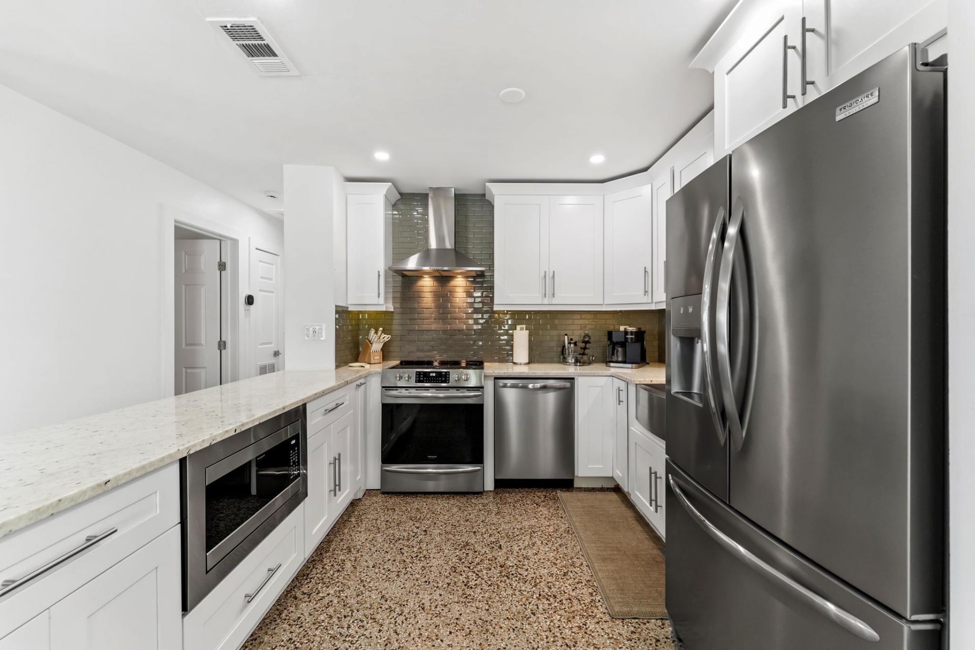 6411 Lake Avenue, West Palm Beach, FL 33405 Photo