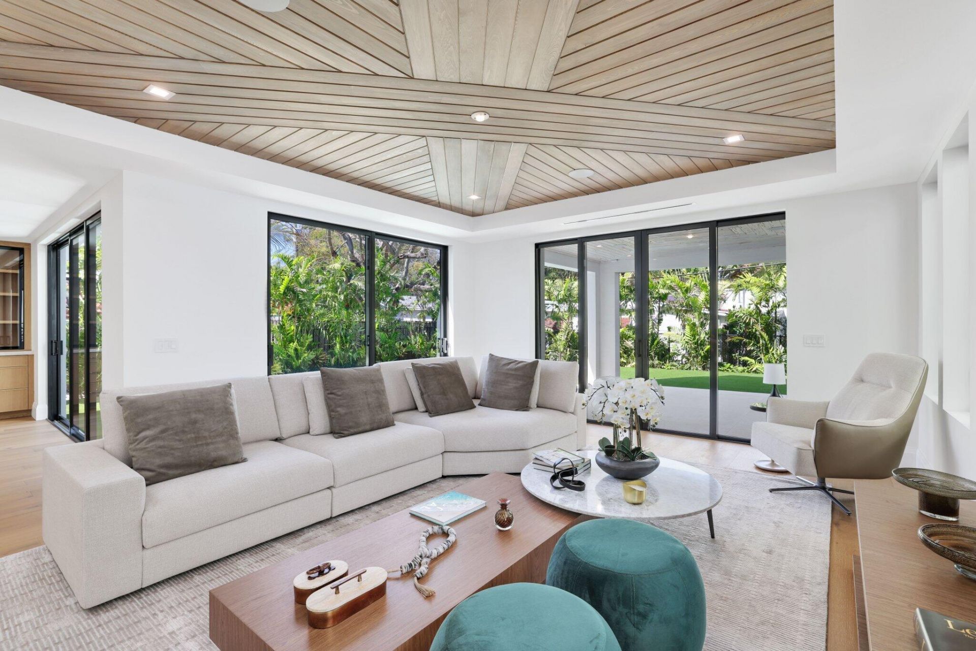 317 Greymon Drive, West Palm Beach, FL 33405 Photo