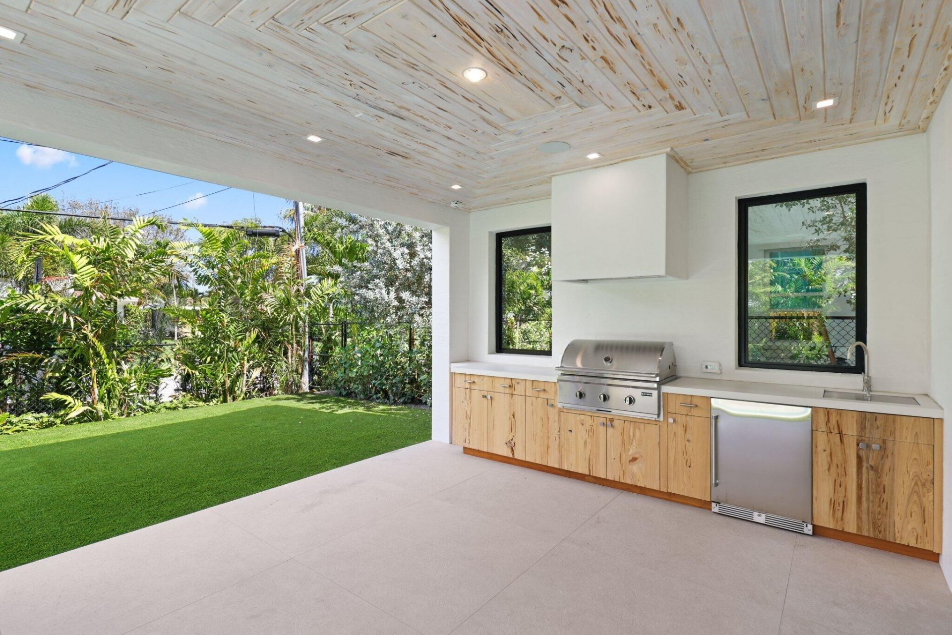 317 Greymon Drive, West Palm Beach, FL 33405 Photo