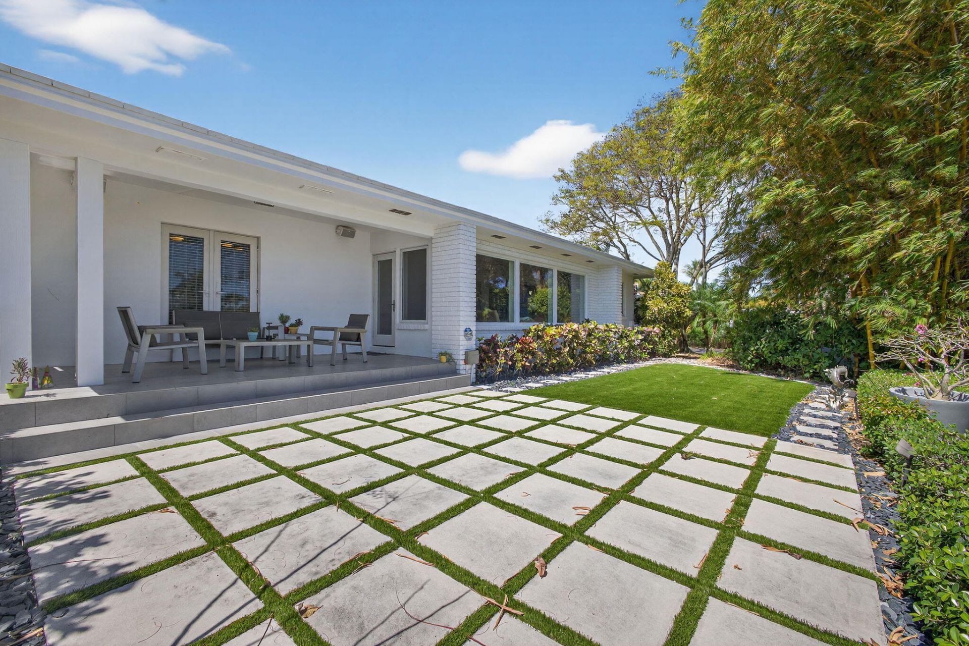 610 N Lakeside Drive, Lake Worth Beach, FL 33460 Photo