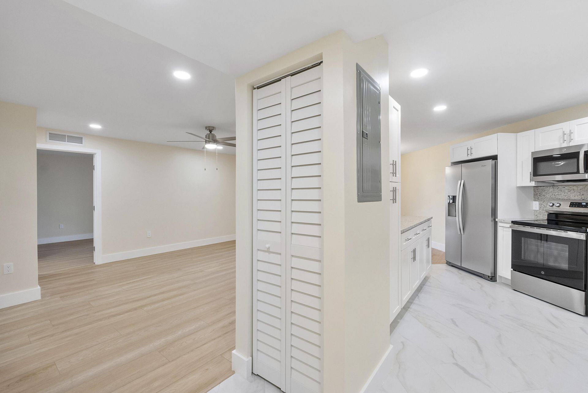 6855 W Broward Boulevard, Unit 112, Plantation, FL 33317 Photo