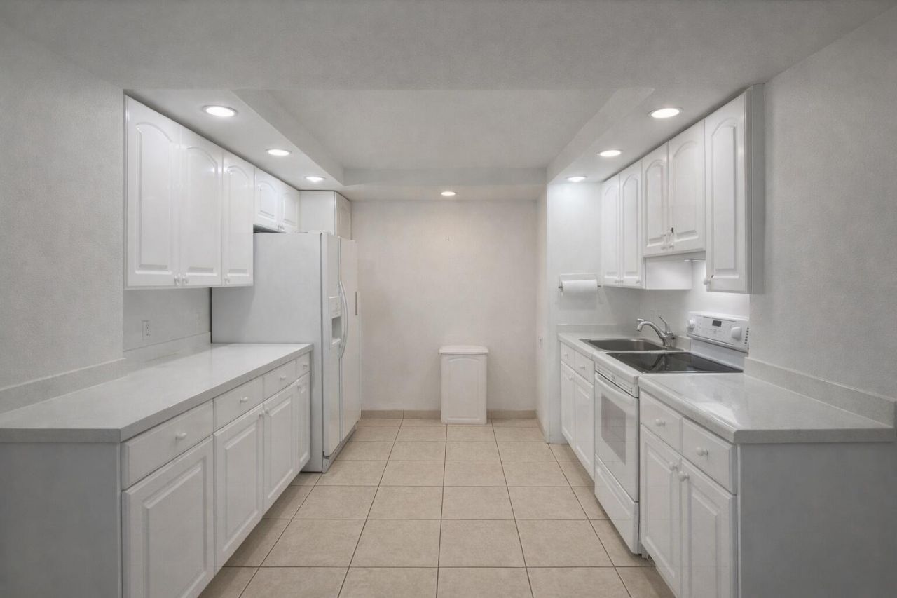 5401 Collins Ave, Unit 1516, Miami Beach, FL 33140 Photo