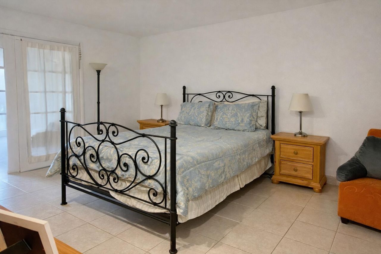 5401 Collins Avenue, Unit 1516, Miami Beach, FL 33140 Photo