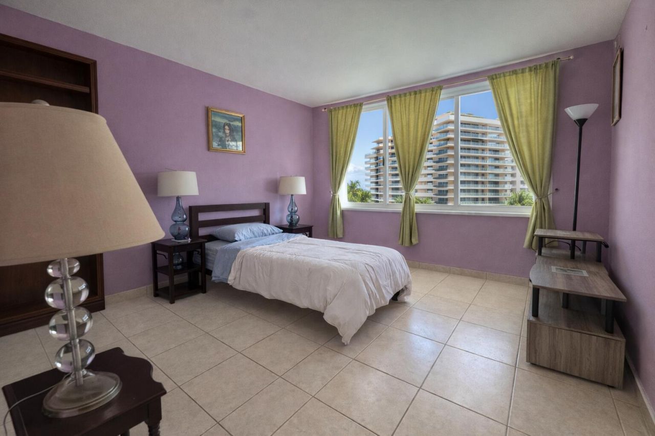 5401 Collins Ave, Unit 1516, Miami Beach, FL 33140 Photo