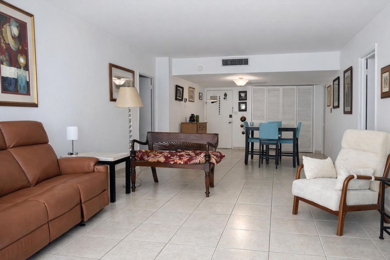 5401 Collins Ave, Unit 1516, Miami Beach, FL 33140 Photo