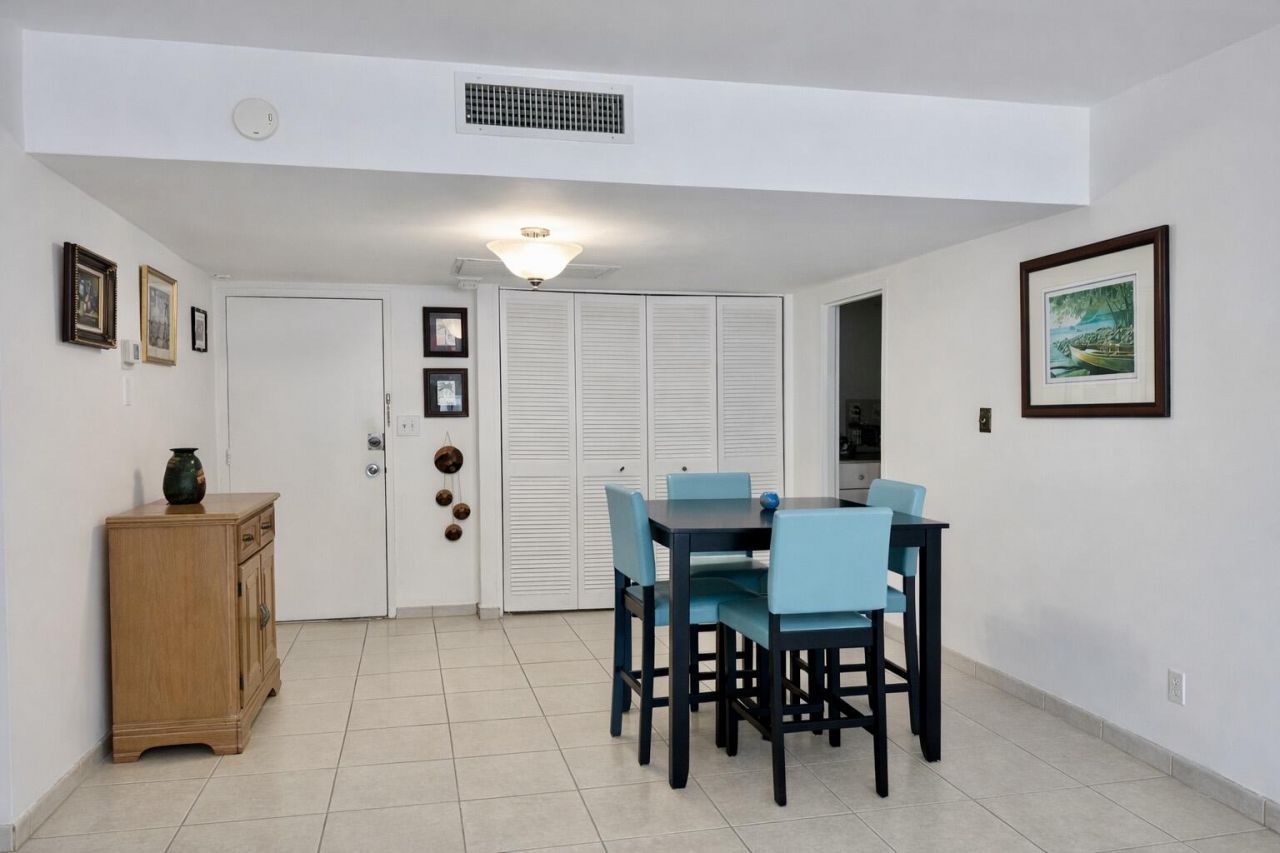 5401 Collins Ave, Unit 1516, Miami Beach, FL 33140 Photo
