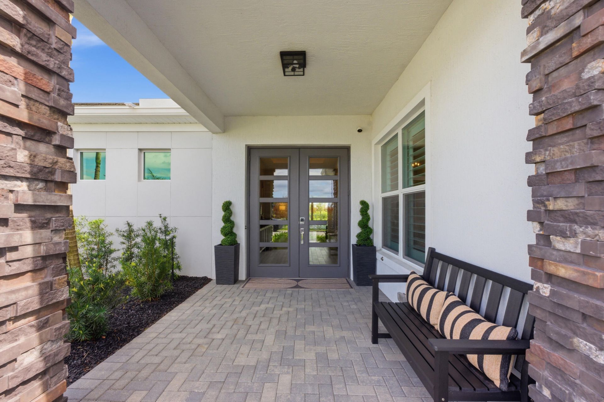 10639 Vineyard Drive, Port Saint Lucie, FL 34987 Photo