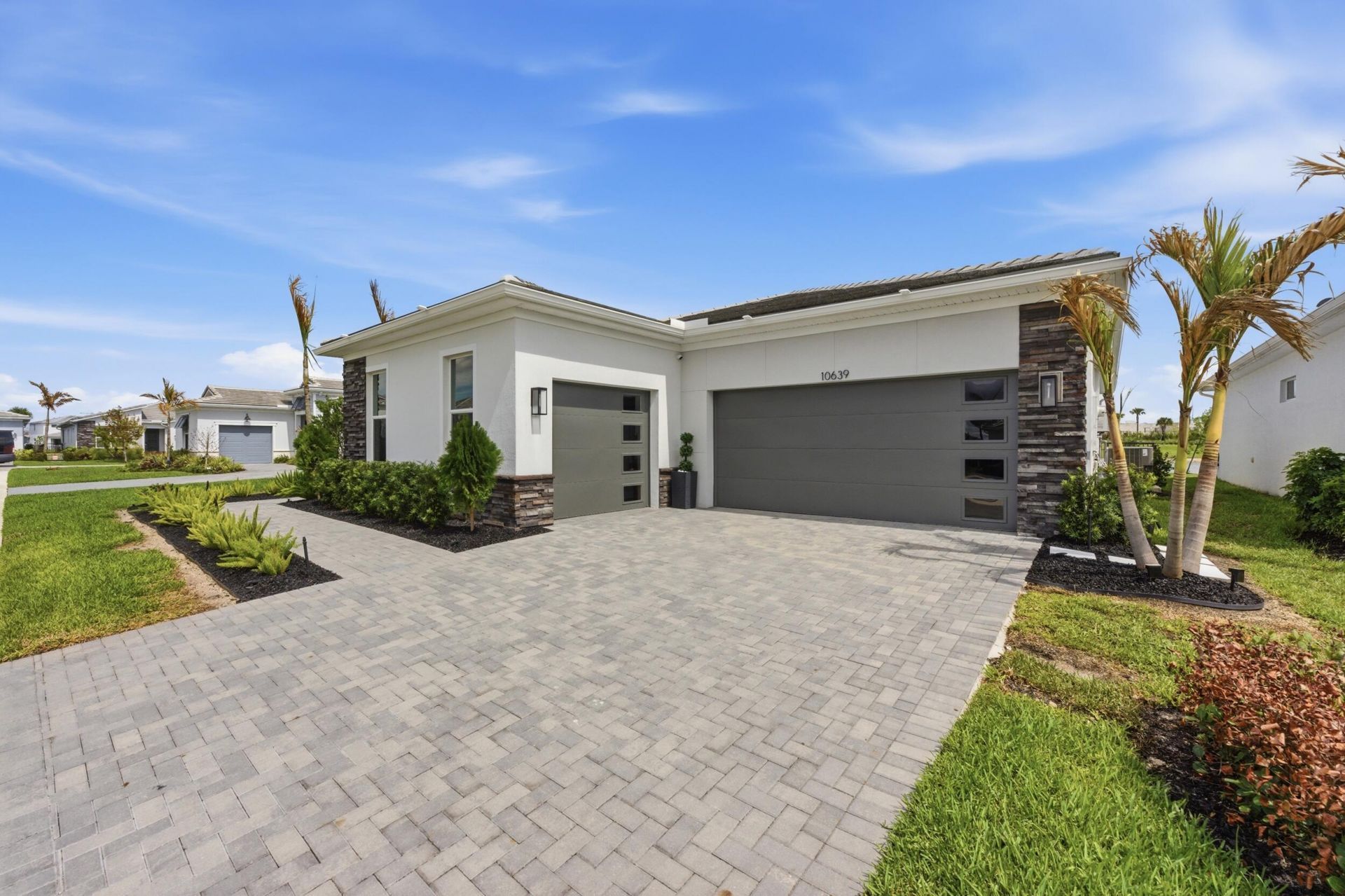 10639 Vineyard Drive, Port Saint Lucie, FL 34987 Photo