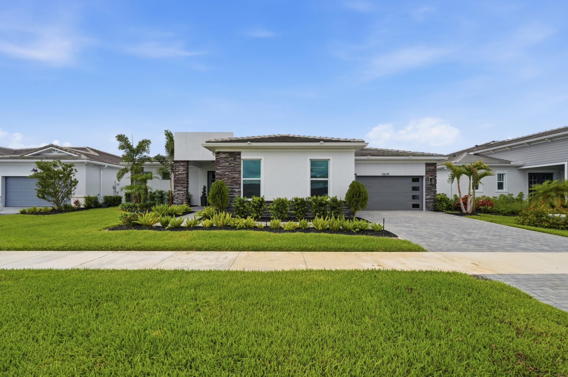 10639 Vineyard Drive, Port Saint Lucie, FL 34987 Photo