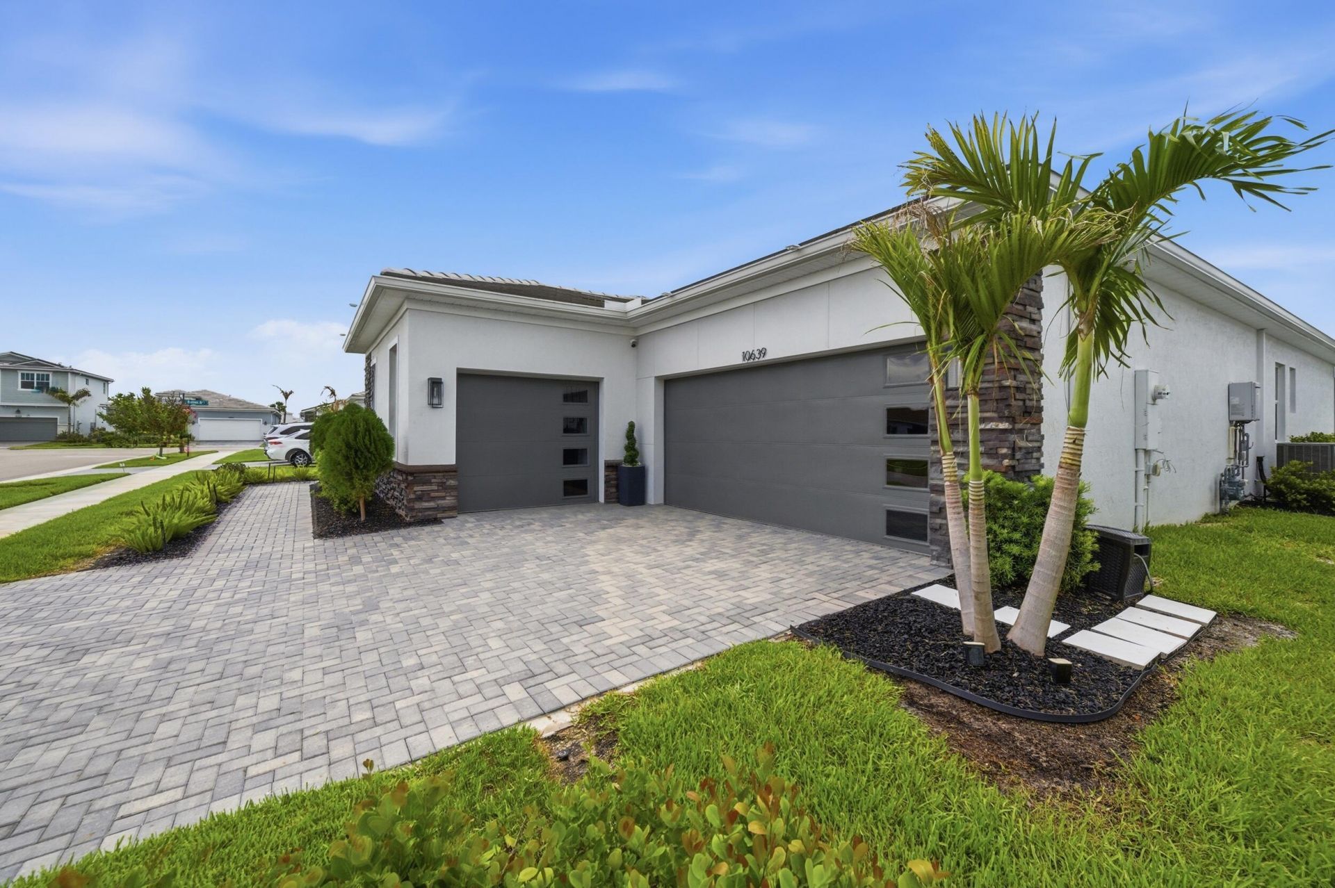 10639 Vineyard Drive, Port Saint Lucie, FL 34987 Photo