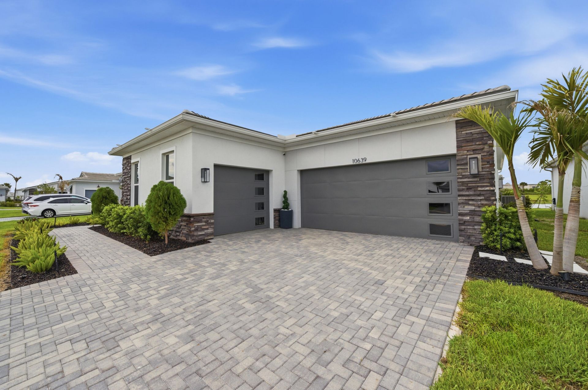 10639 Vineyard Drive, Port Saint Lucie, FL 34987 Photo