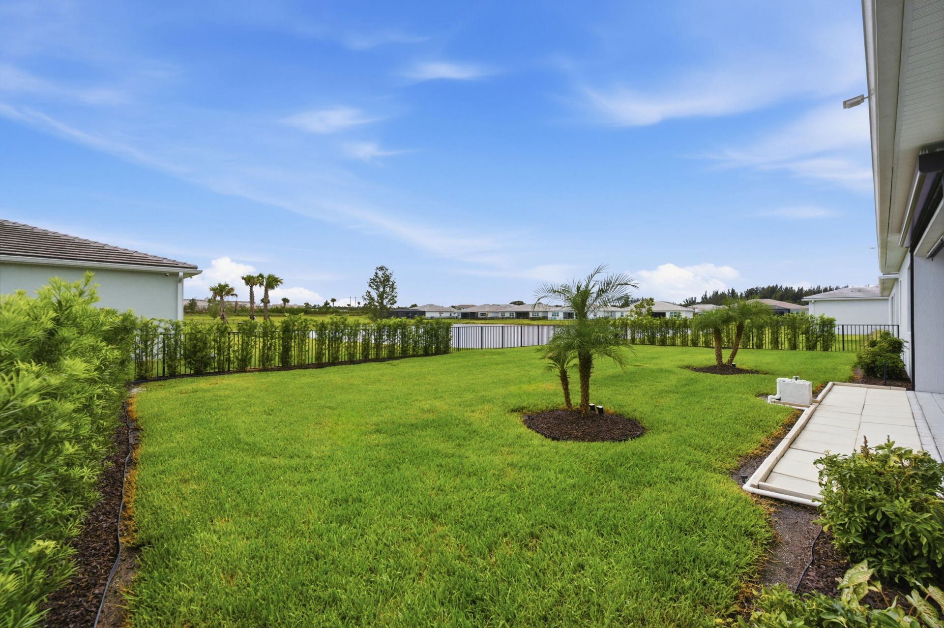 10639 Vineyard Drive, Port Saint Lucie, FL 34987 Photo