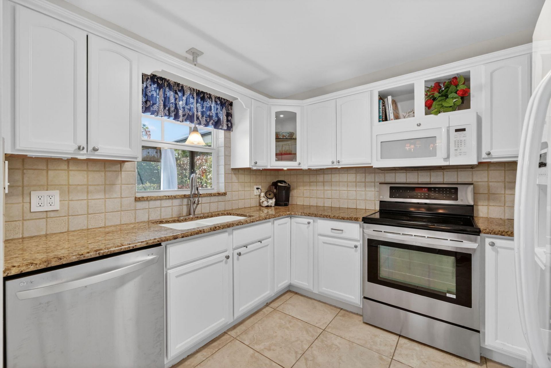 1252 SE Madison Avenue, Stuart, FL 34996 Photo