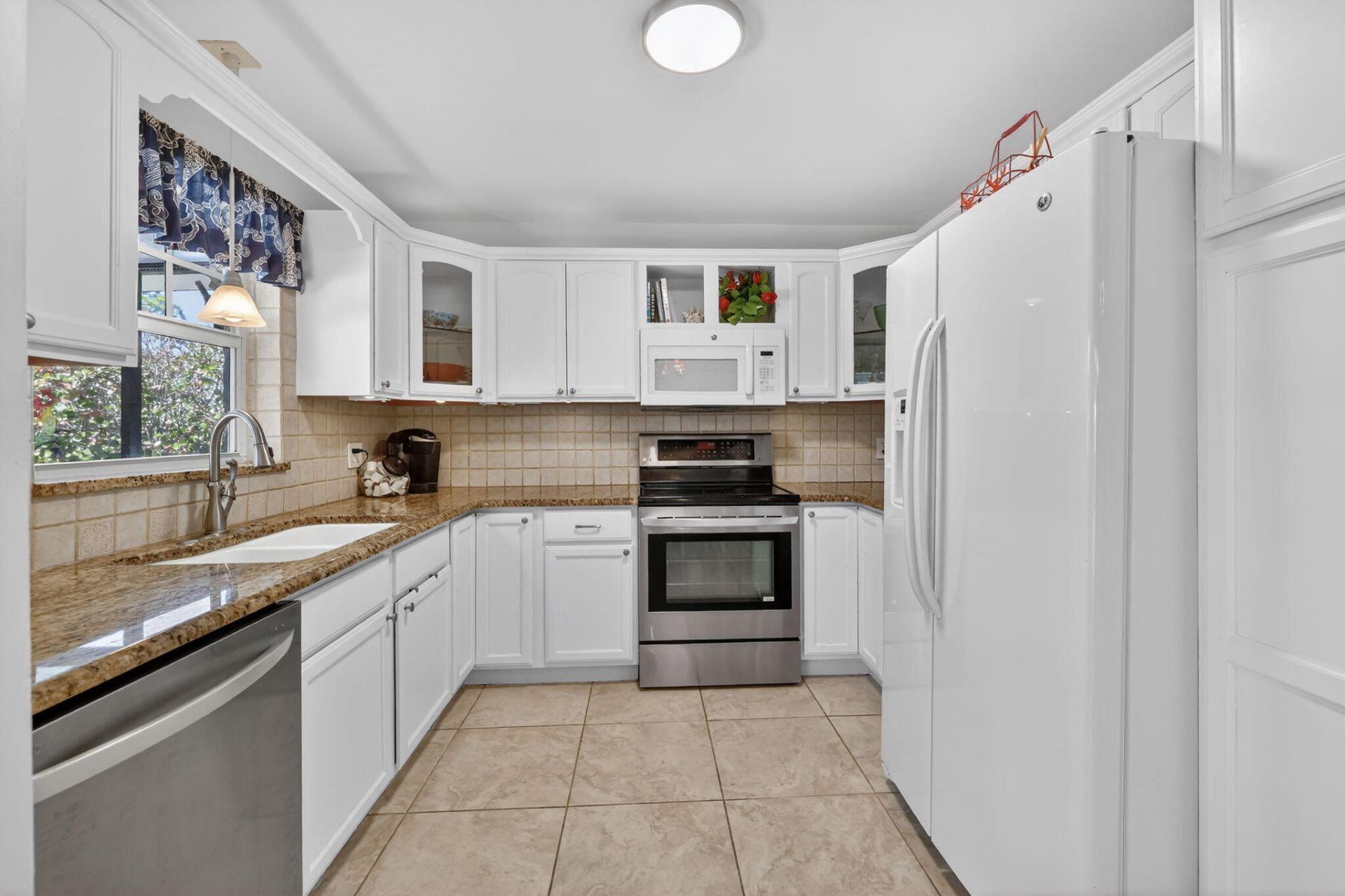 1252 SE Madison Avenue, Stuart, FL 34996 Photo