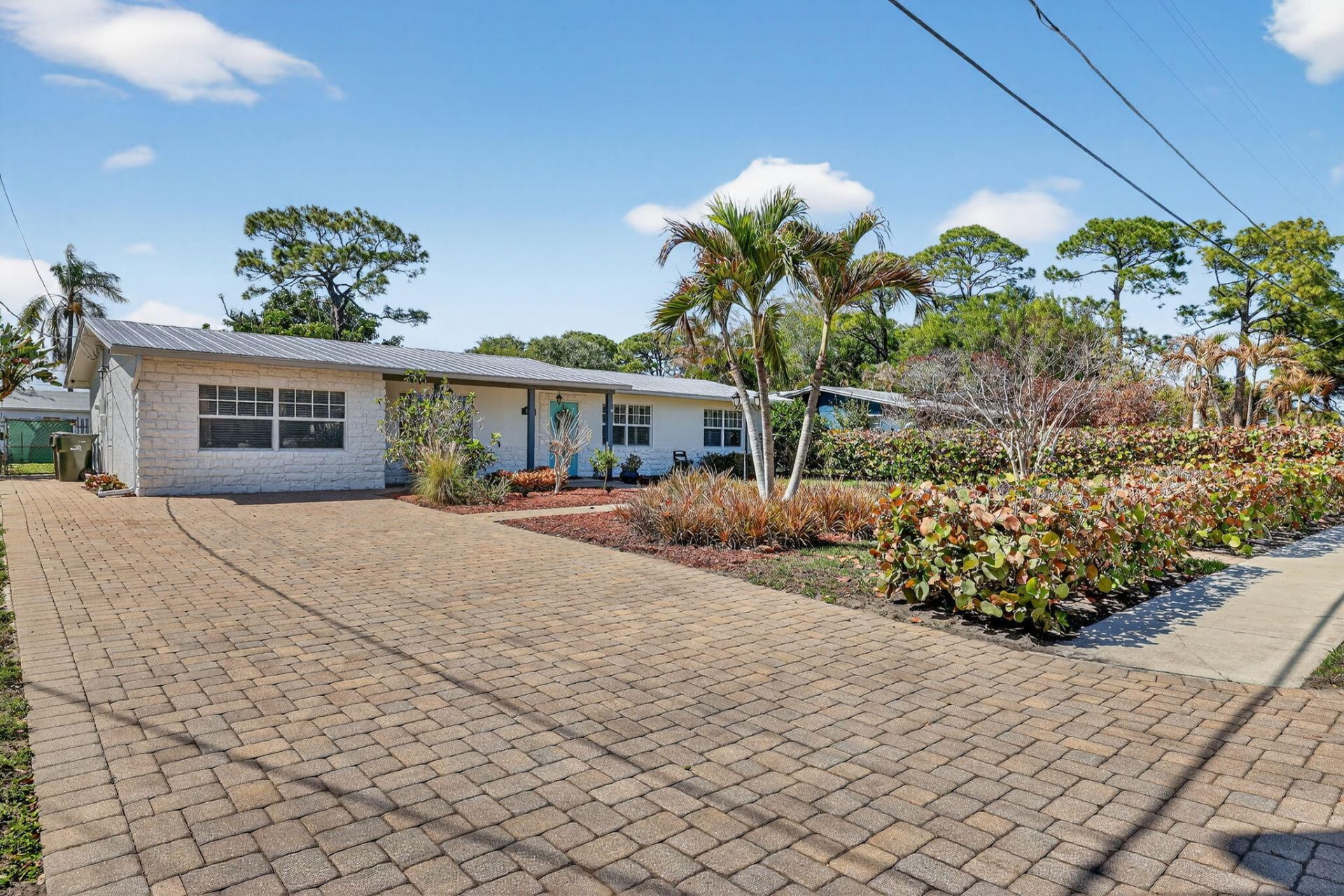 1252 SE Madison Avenue, Stuart, FL 34996 Photo