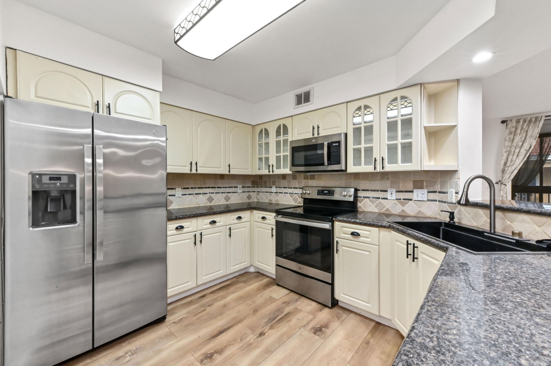 200 Scotia Drive, Unit 202, Hypoluxo, FL 33462 Photo