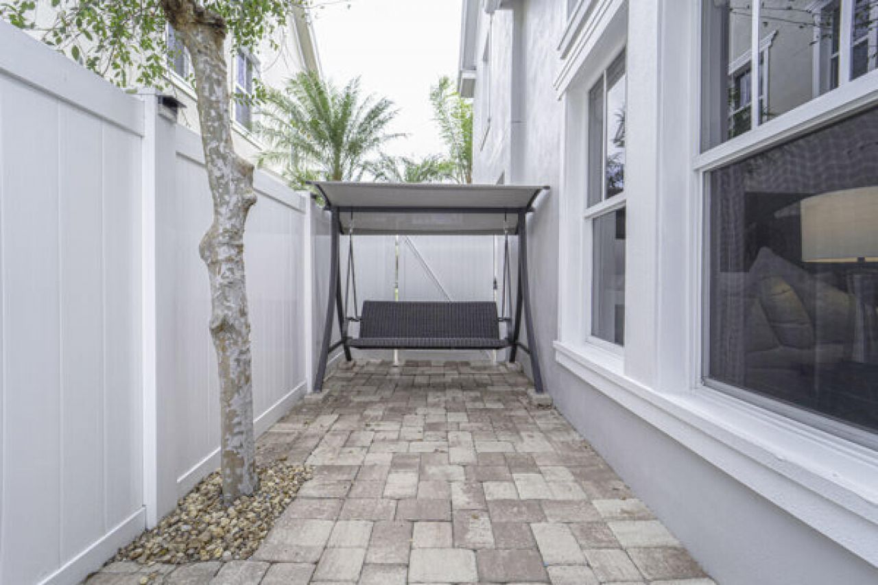 10487 SW Westlawn Boulevard, Port Saint Lucie, FL 34987 Photo