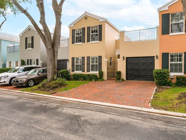 5877 Bartram Street, Boca Raton, FL 33433