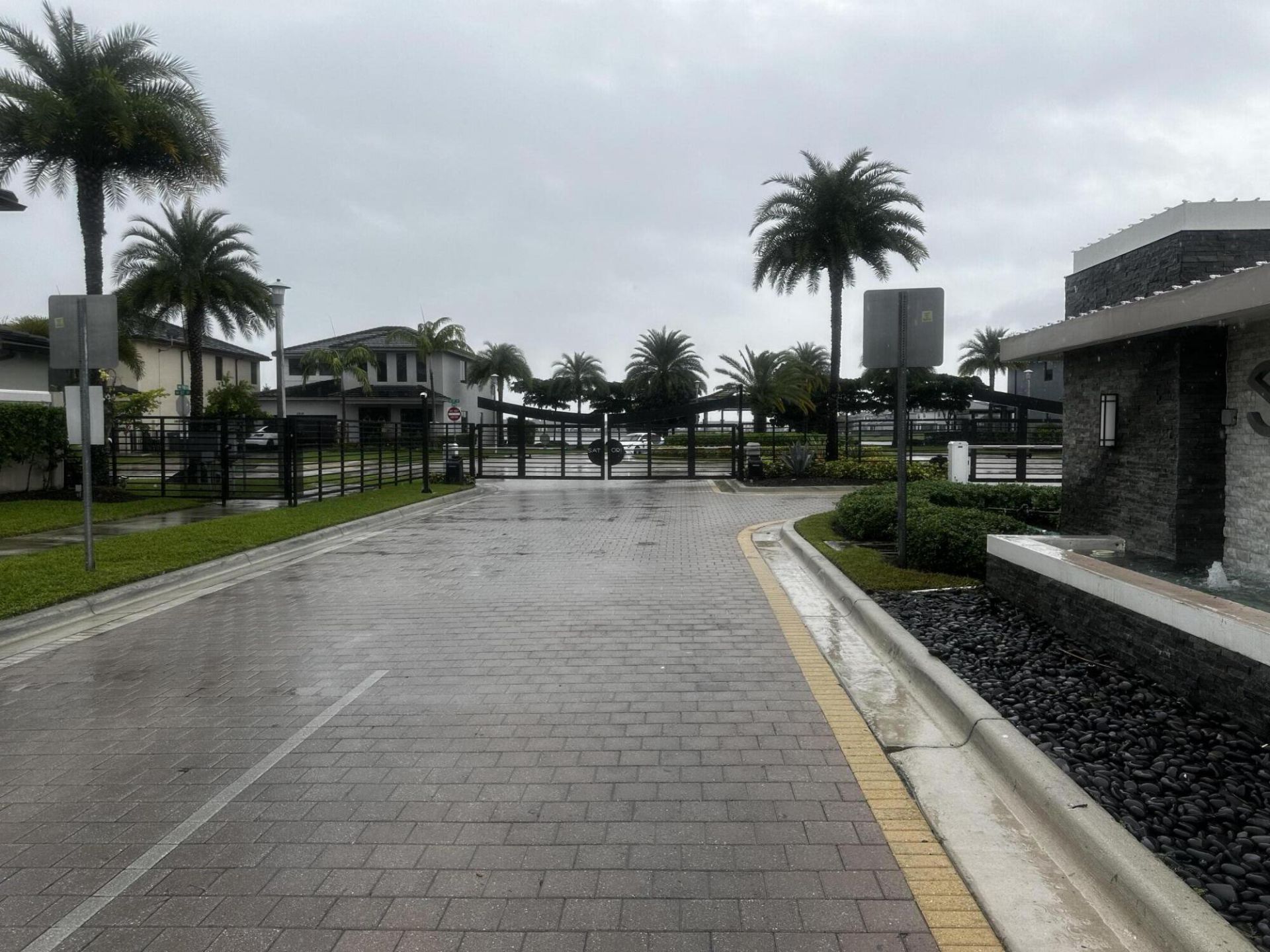 8810 NW 155th Terrace, Miami Lakes, FL 33018 Photo