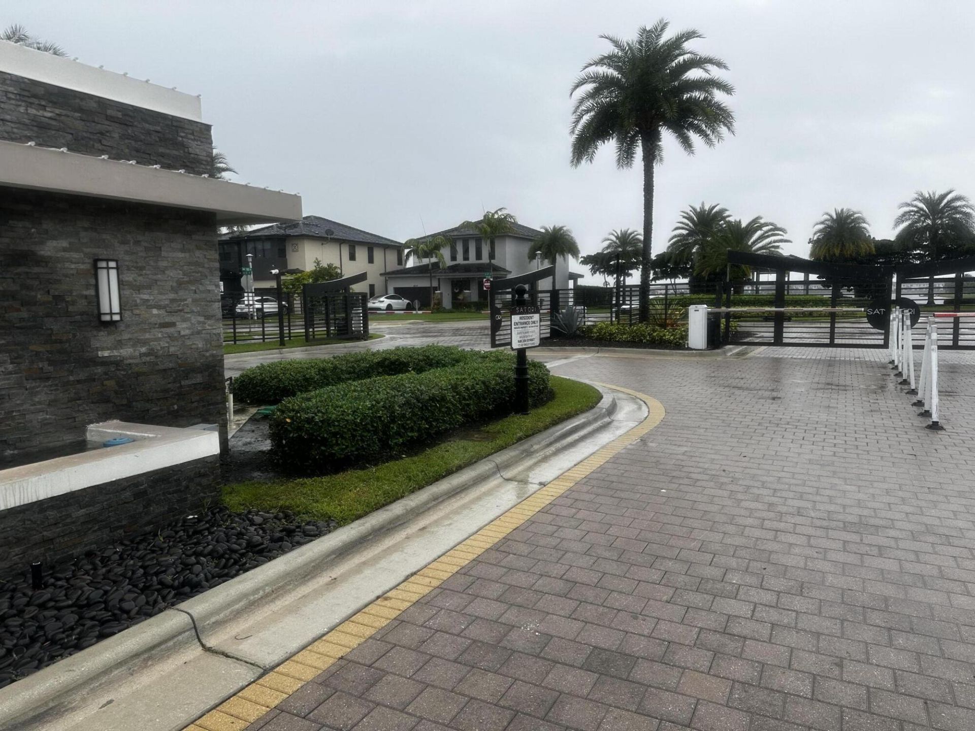 8810 NW 155th Terrace, Miami Lakes, FL 33018 Photo