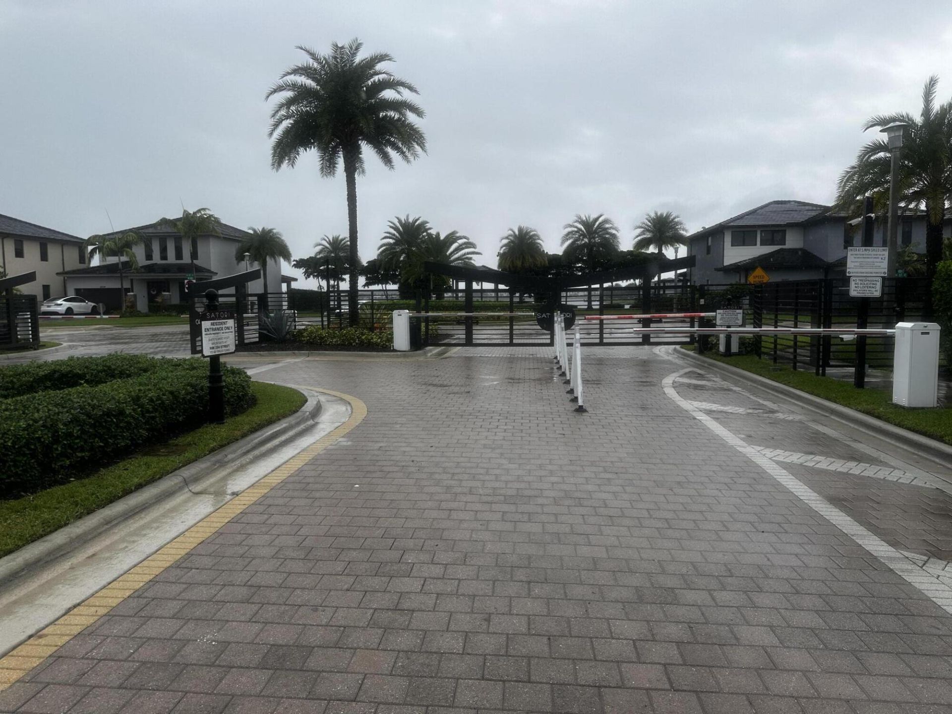 8810 NW 155th Terrace, Miami Lakes, FL 33018 Photo