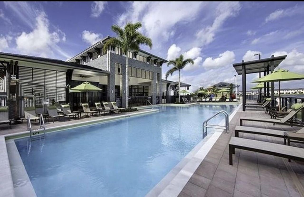 8810 NW 155th Terrace, Miami Lakes, FL 33018 Photo