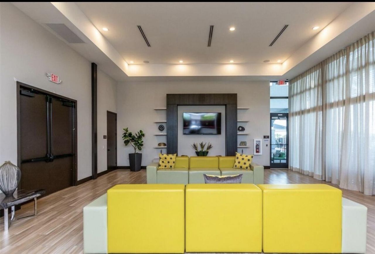 8810 NW 155th Terrace, Miami Lakes, FL 33018 Photo