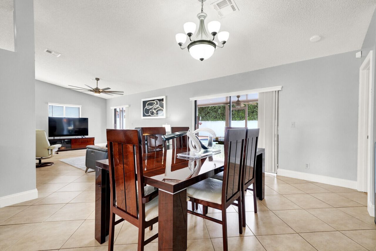 10090 SW 16th Place, Davie, FL 33324 Photo