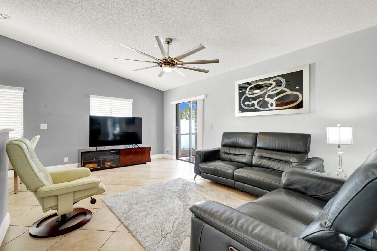 10090 SW 16th Place, Davie, FL 33324 Photo