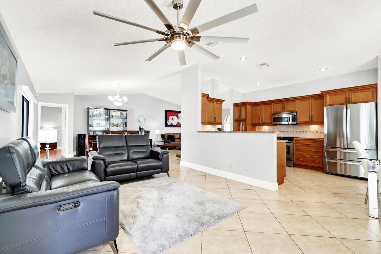 10090 SW 16th Place, Davie, FL 33324 Photo