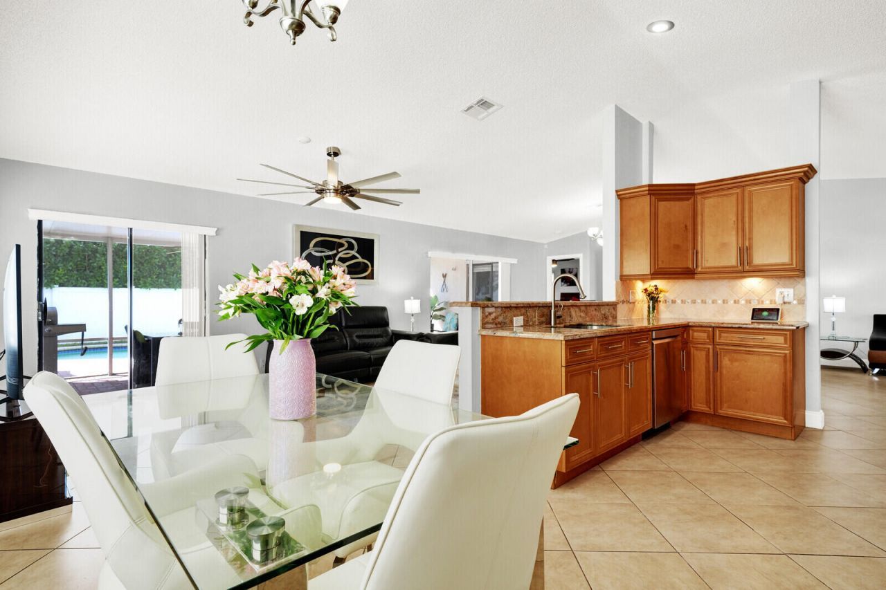 10090 SW 16th Place, Davie, FL 33324 Photo