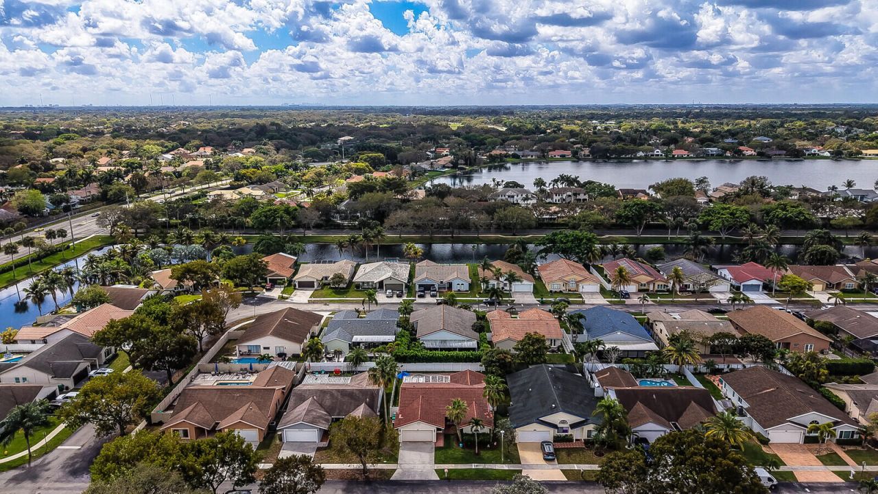 10090 SW 16th Place, Davie, FL 33324 Photo