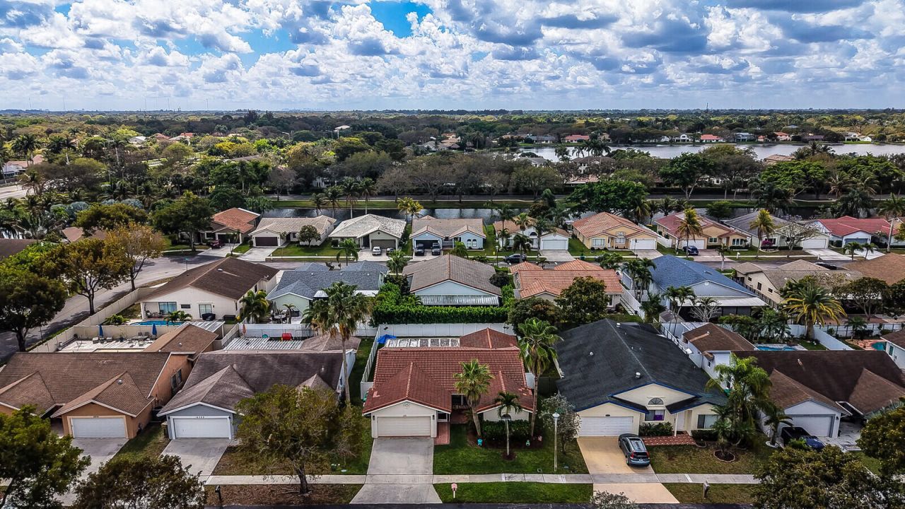 10090 SW 16th Place, Davie, FL 33324 Photo