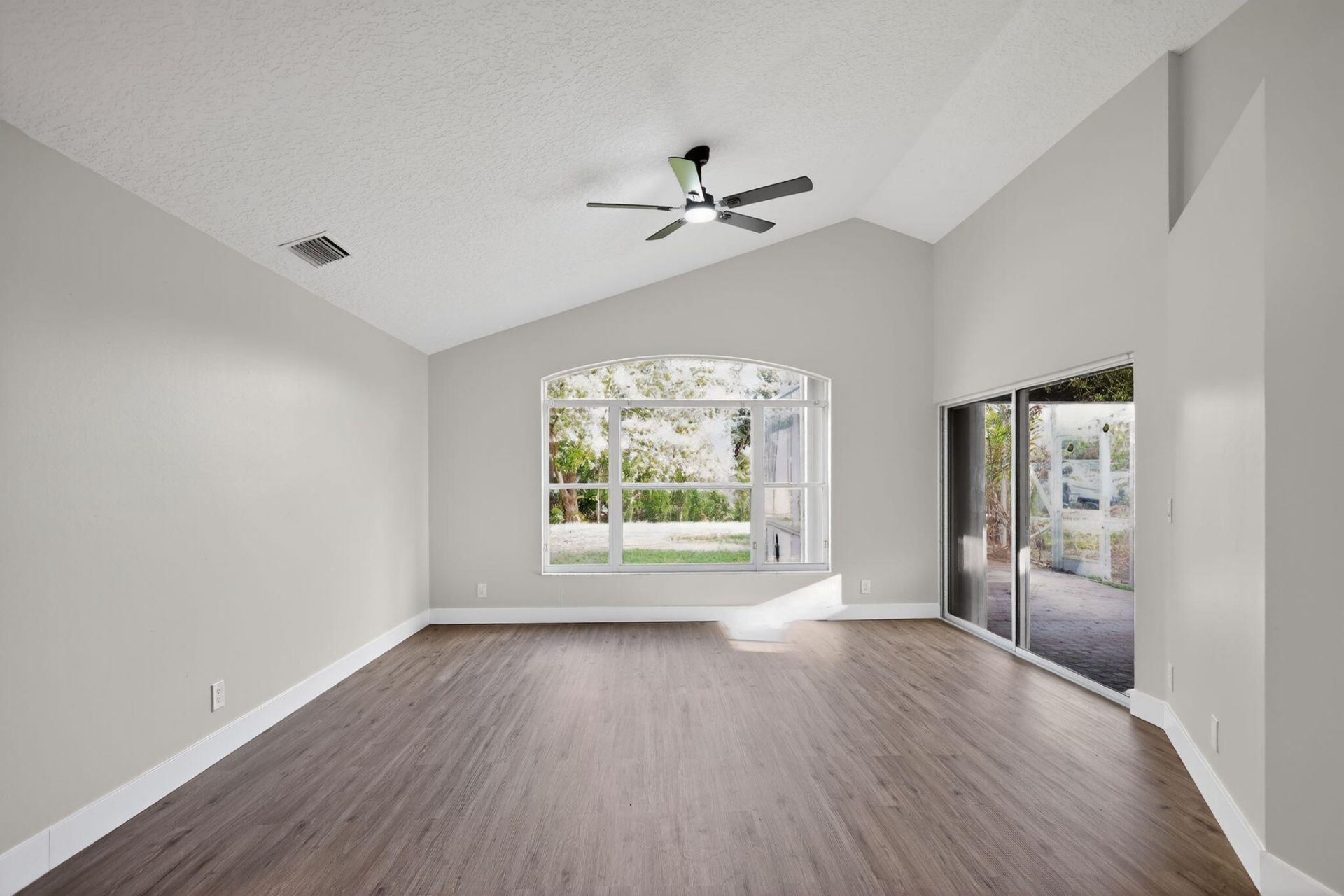 3037 Casa Rio Court, Riviera Beach, FL 33418 Photo