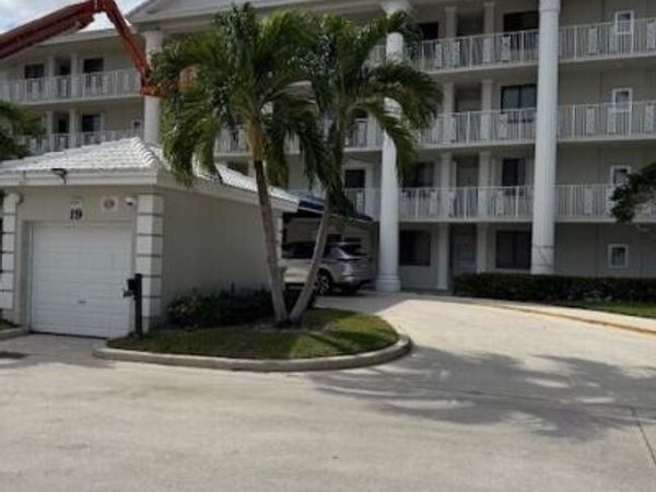 2421 Village Blvd, Unit 406, West Palm Beach, FL 33409