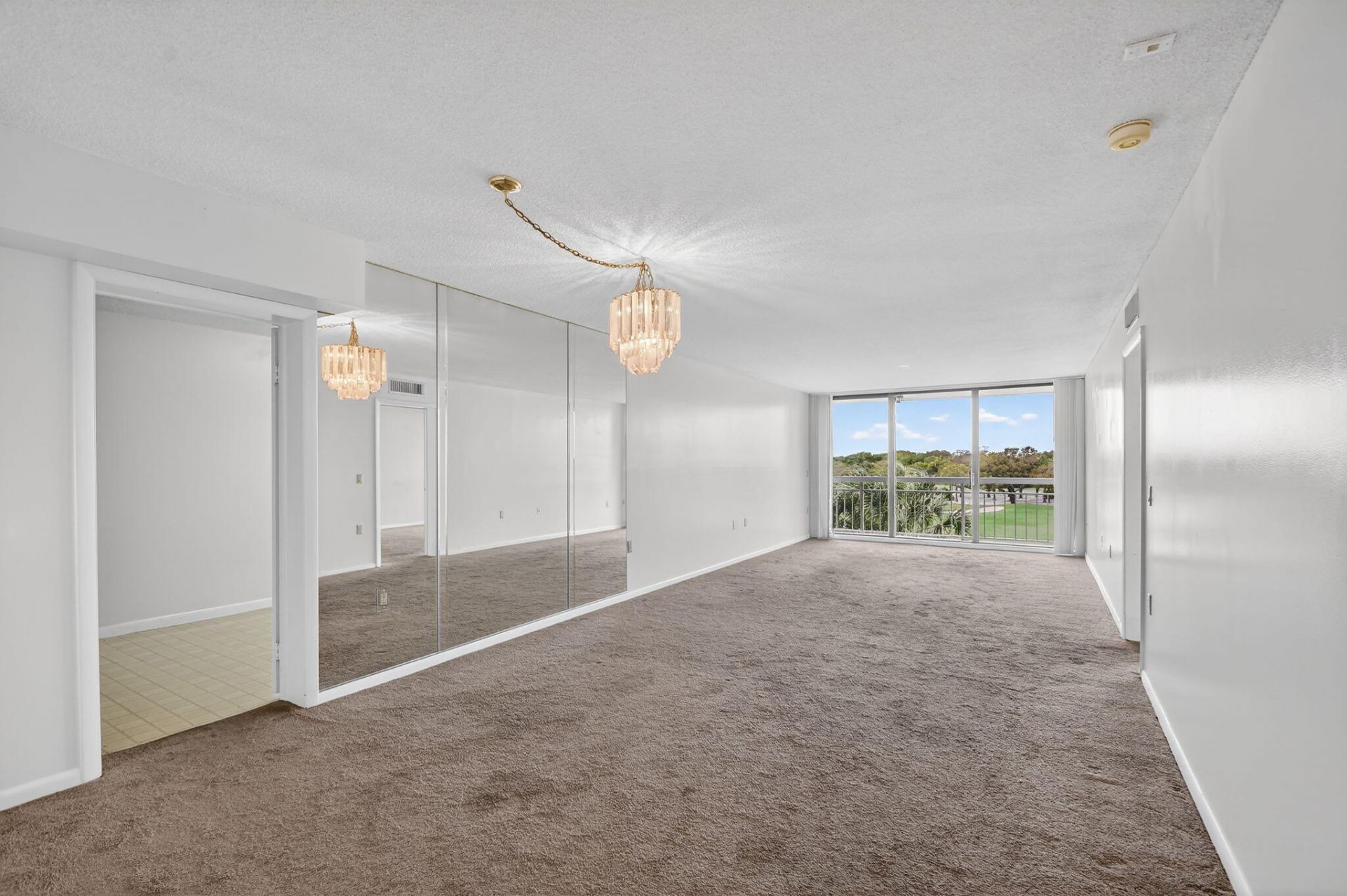 2421 Village Boulevard, Unit 406, West Palm Beach, FL 33409 Photo